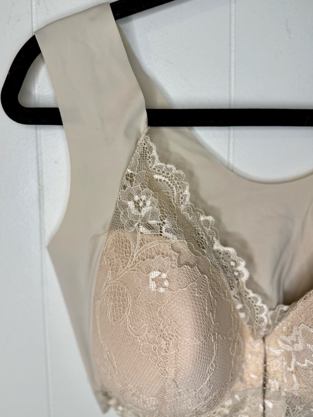 Lace Front-Closure Bralette in Nude XXL - Picture 3 of 6